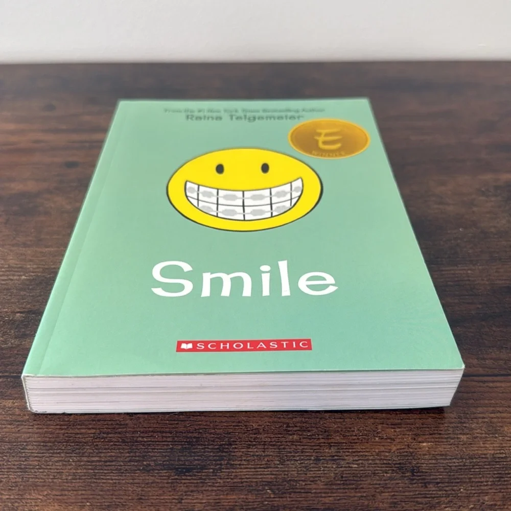 Smile Comic Book Raina Telgemeier Comic Art  Graphic Novel Kids Education